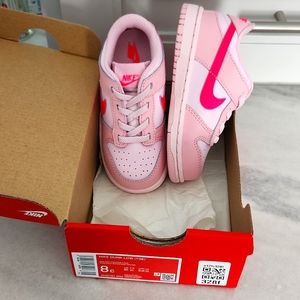 Girls Nike dunks low